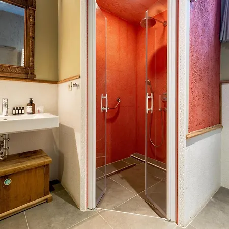 Sakin Ev Guest house