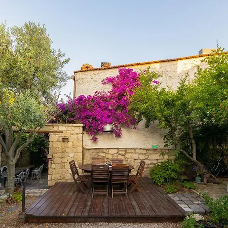 Sakin Ev אלאקאטי